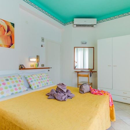 Hotel Puppi Cattolica Buitenkant foto