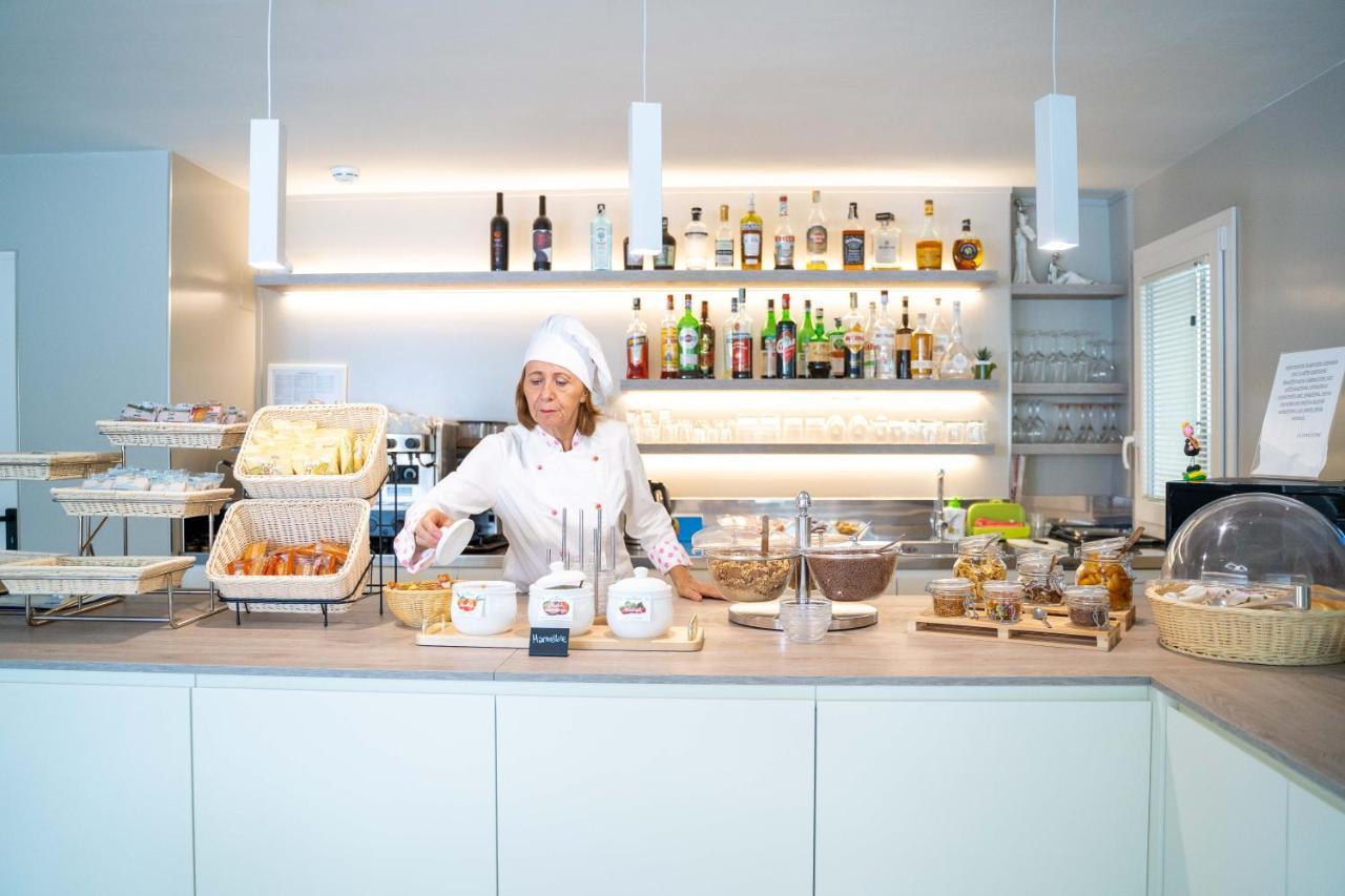 Hotel Puppi Cattolica Buitenkant foto