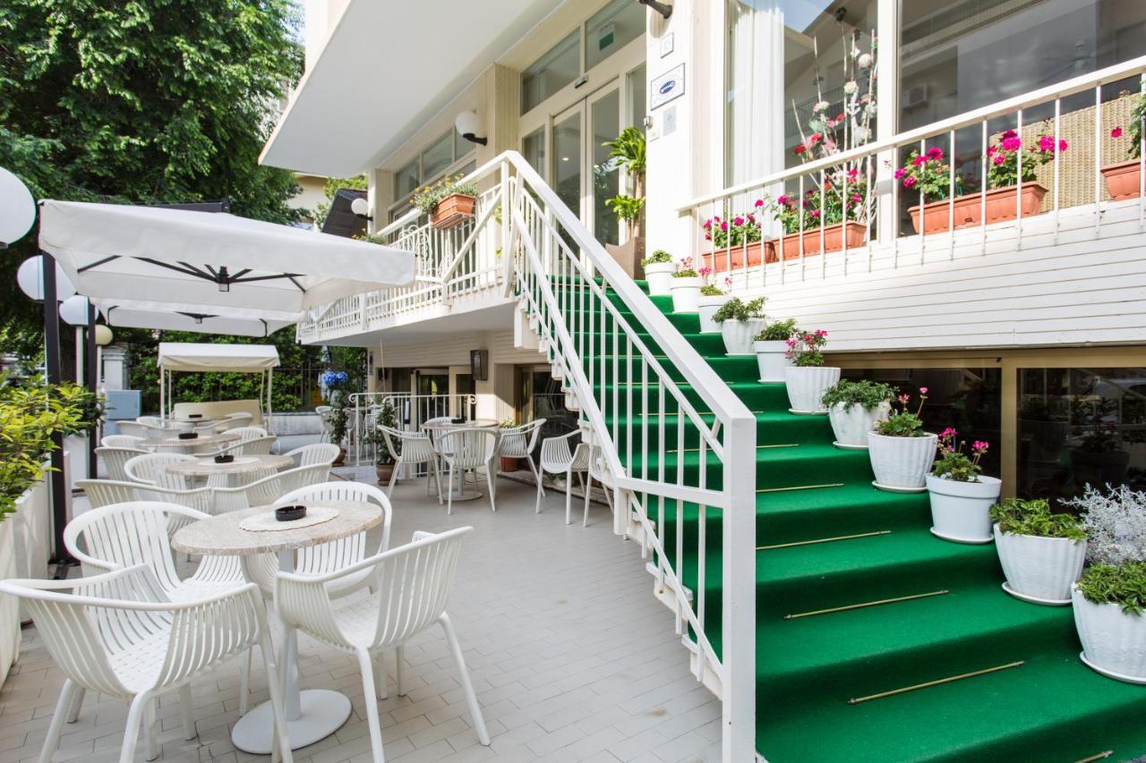 Hotel Puppi Cattolica Buitenkant foto