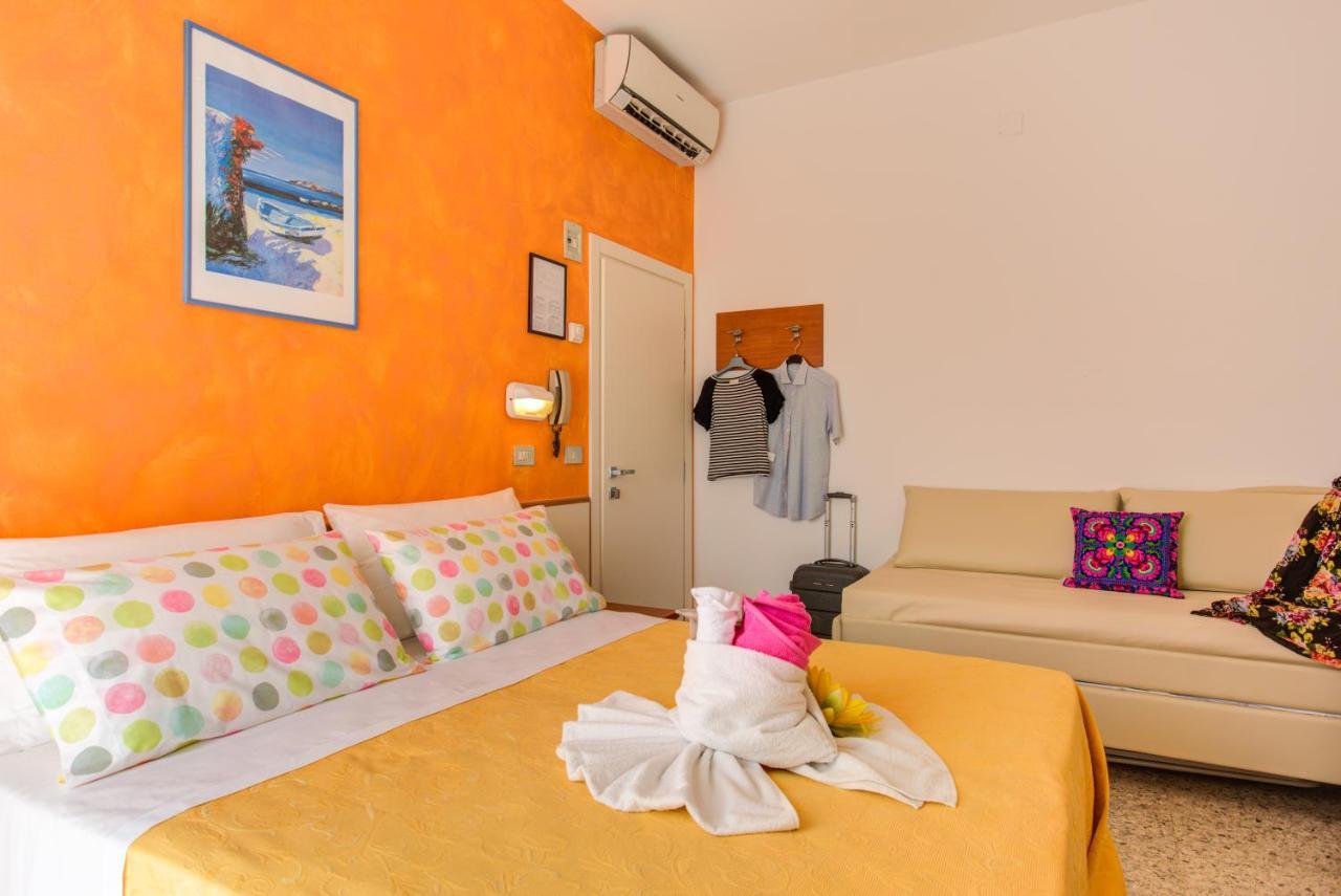 Hotel Puppi Cattolica Buitenkant foto