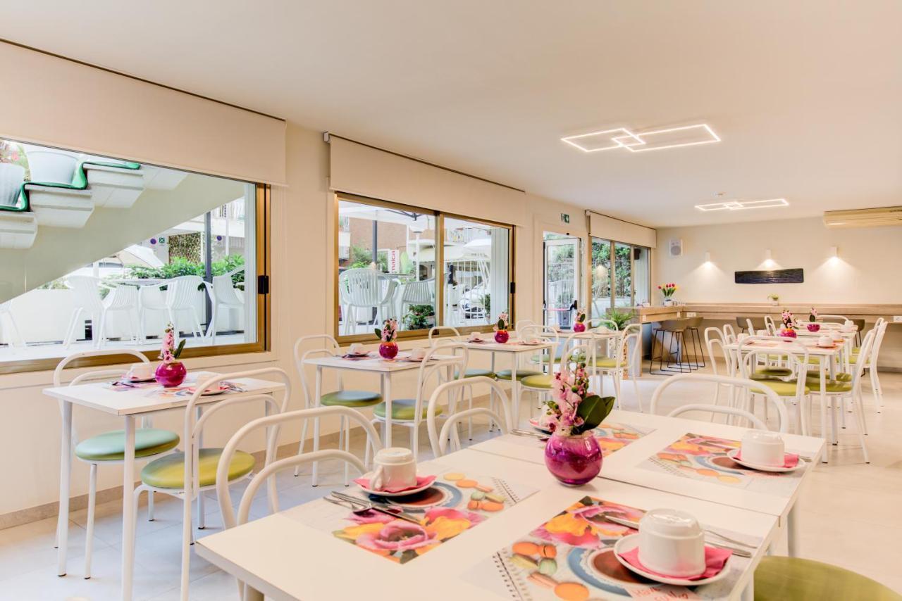 Hotel Puppi Cattolica Buitenkant foto