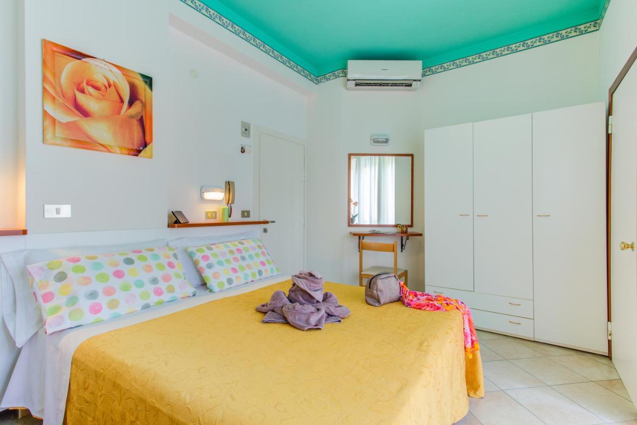Hotel Puppi Cattolica Buitenkant foto