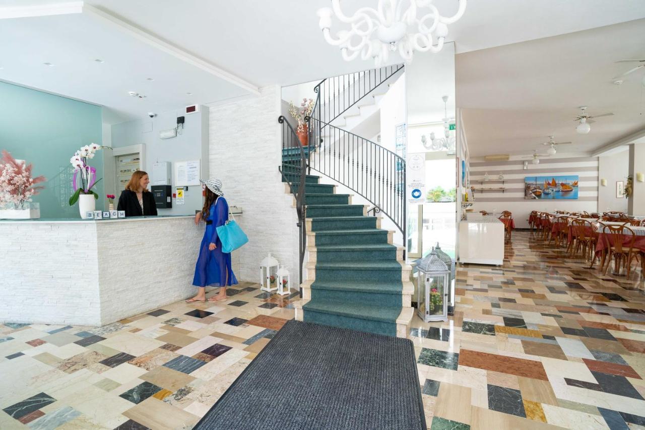 Hotel Puppi Cattolica Buitenkant foto